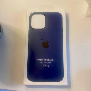 iPhone 12 Pro Max Silicone Case  (MagSafe)